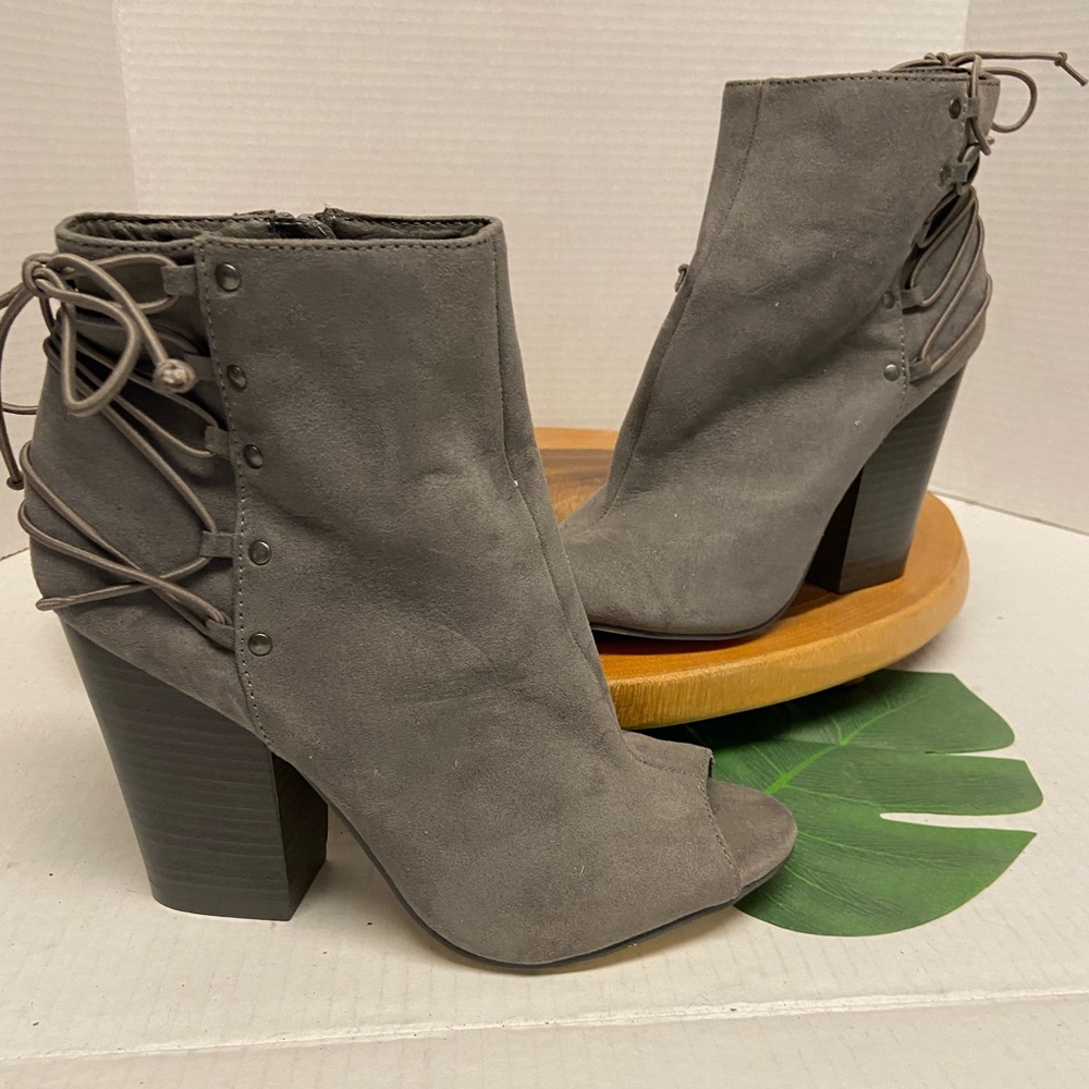 Shoe Dazzle ALLIE Peep Toe Heeled Booties
